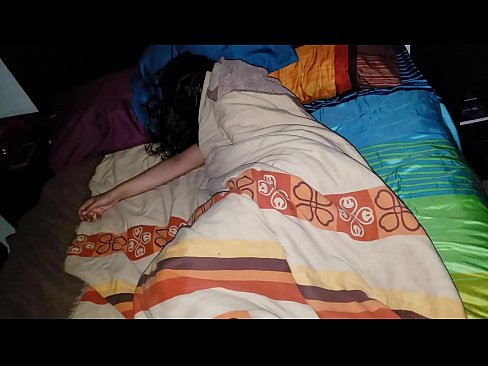 ❤️ Ögey oğul gənc ögey anası yatarkən onu təhqir edir. ️ Porno az.extratorrents.top ❌